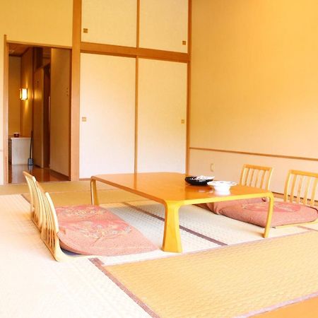 土湯温泉 やすらぎの宿 向瀧旅館 Fukushima  Eksteriør billede