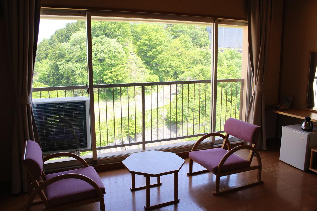 土湯温泉 やすらぎの宿 向瀧旅館 Fukushima  Eksteriør billede