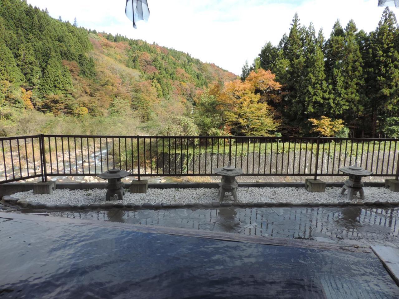 土湯温泉 やすらぎの宿 向瀧旅館 Fukushima  Eksteriør billede