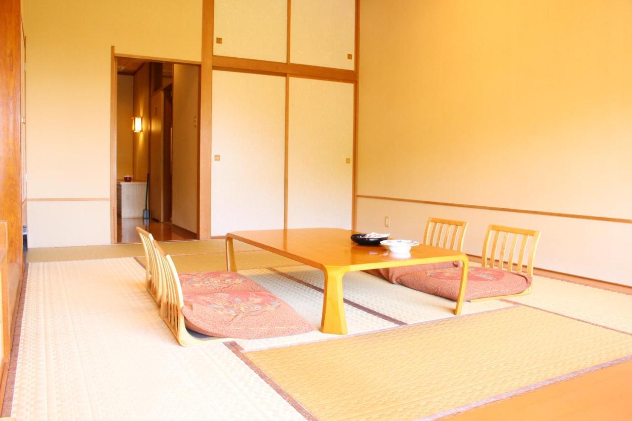土湯温泉 やすらぎの宿 向瀧旅館 Fukushima  Eksteriør billede